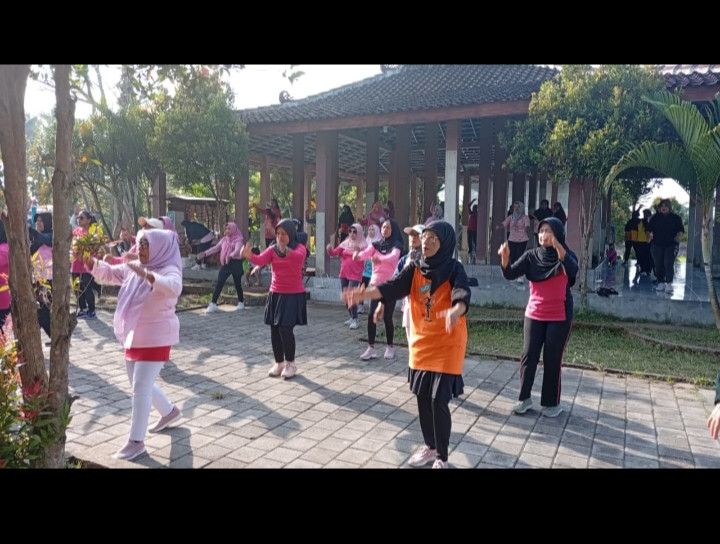 Kader Kragilan senam bersama