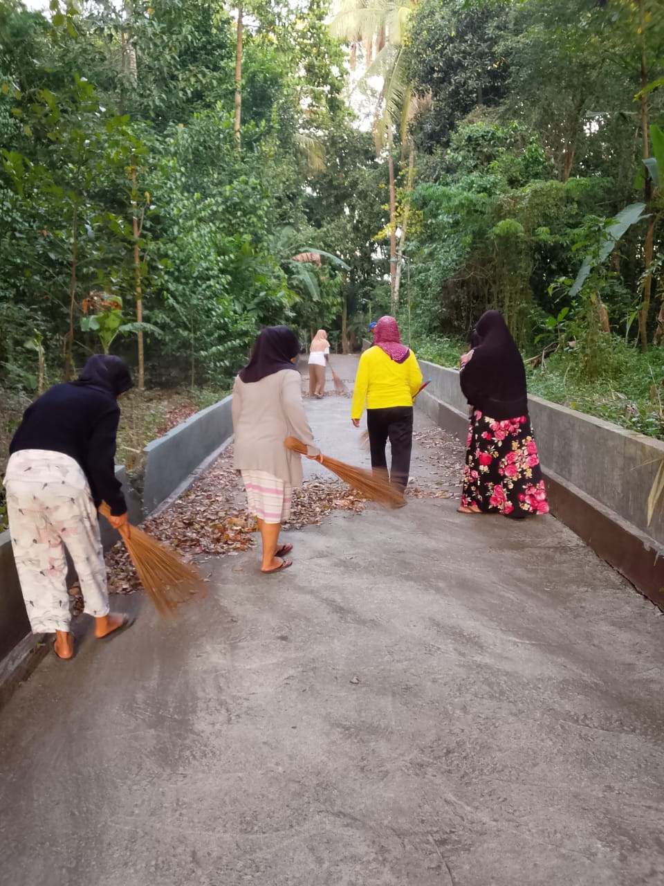 Minggu Bersih Warga Dusun Sorasan