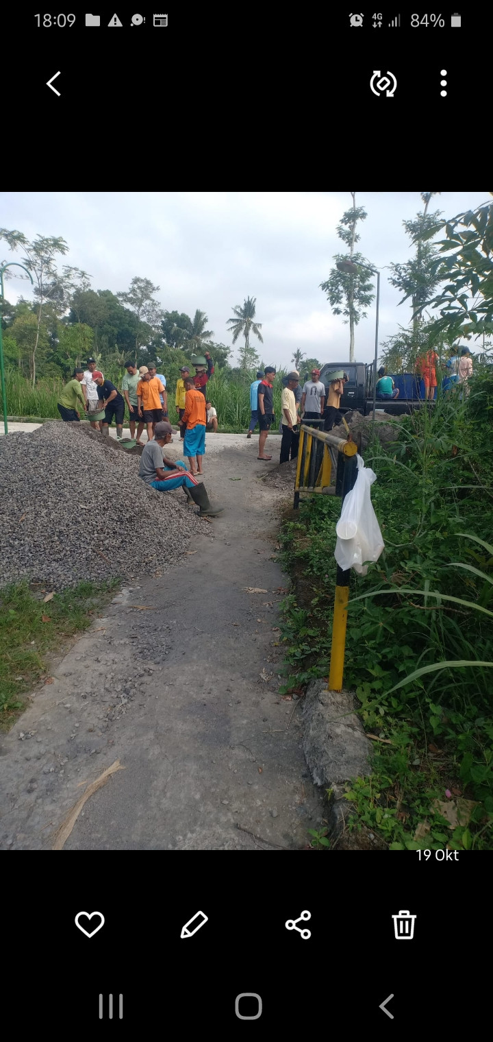 Gotong royong pngecoran jln cokrogaten