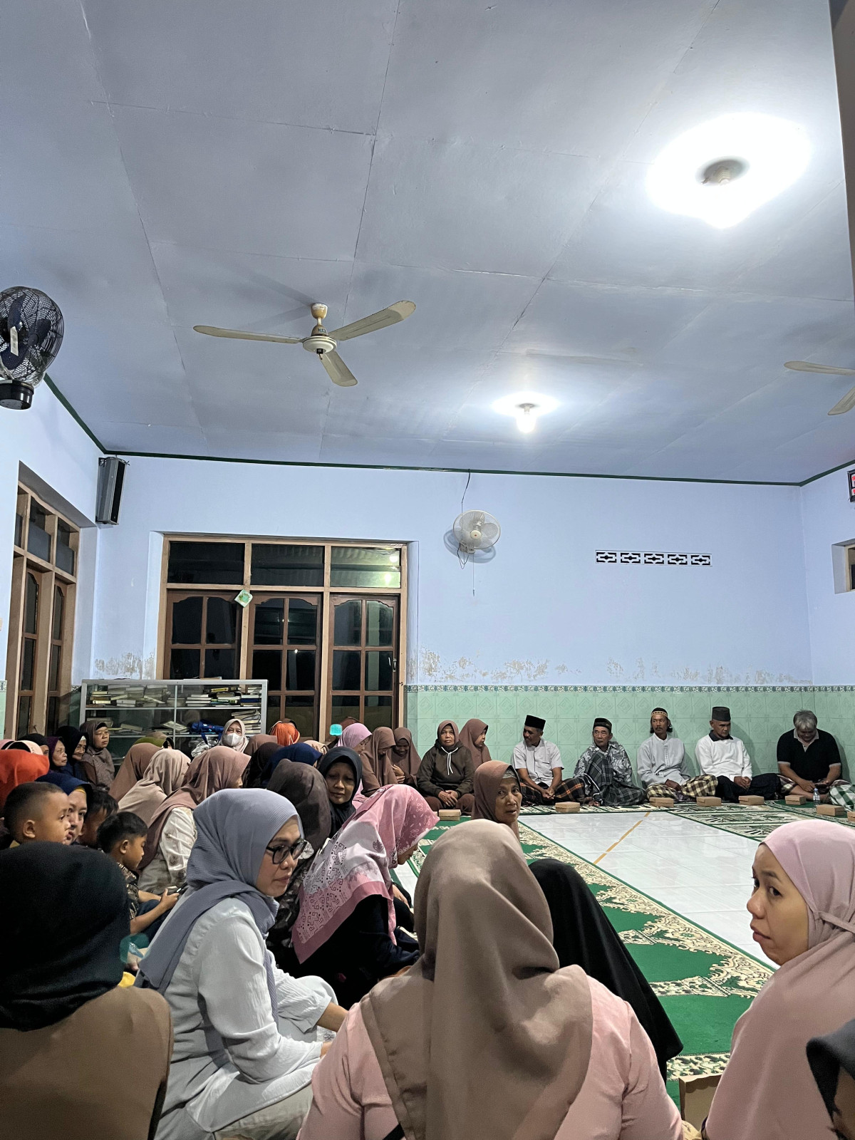 Pengajian malam minggu legi warga Padukuhan Kalibulus