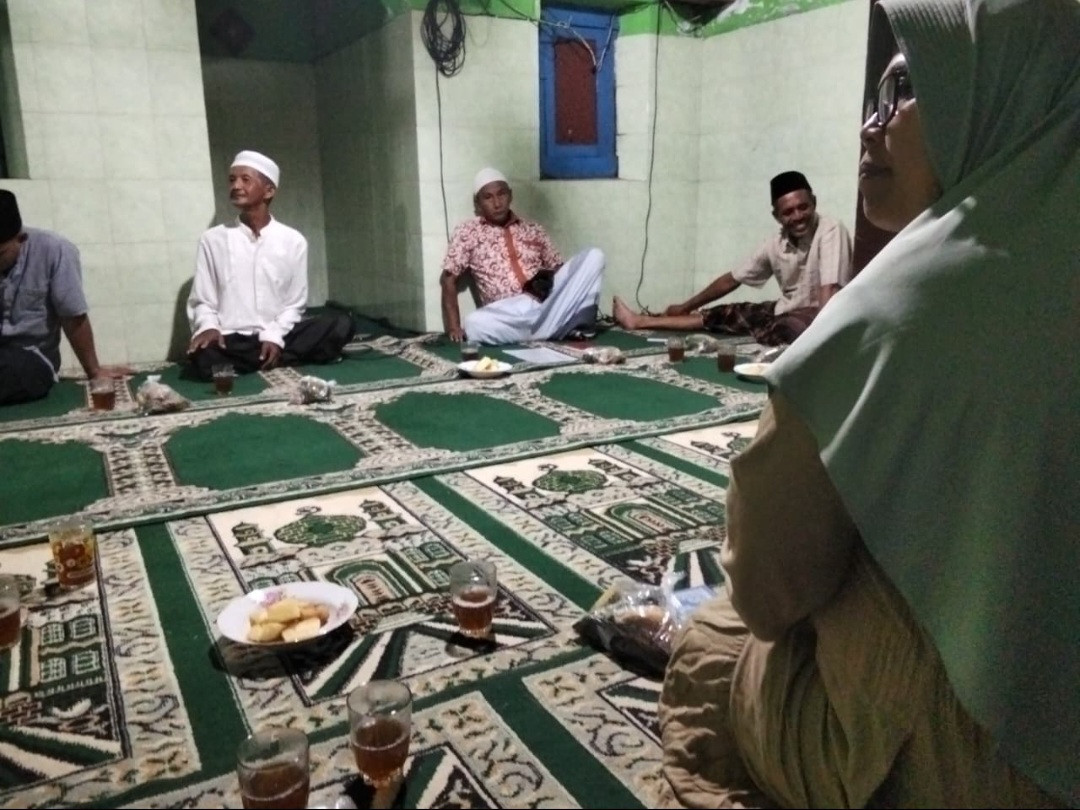 Yasinan rutin malam jum'at warga RW 05 Padukuhan Kalibulus