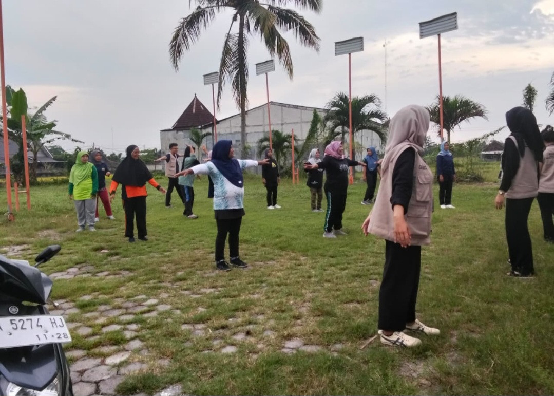 Senam rutin warga Padukuhan Kalibulus