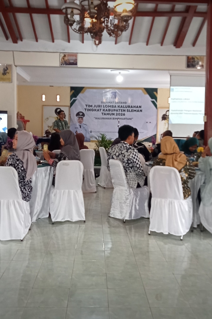 Kader PKK Kragilan mengikuti kegiatan lomba kelurahan