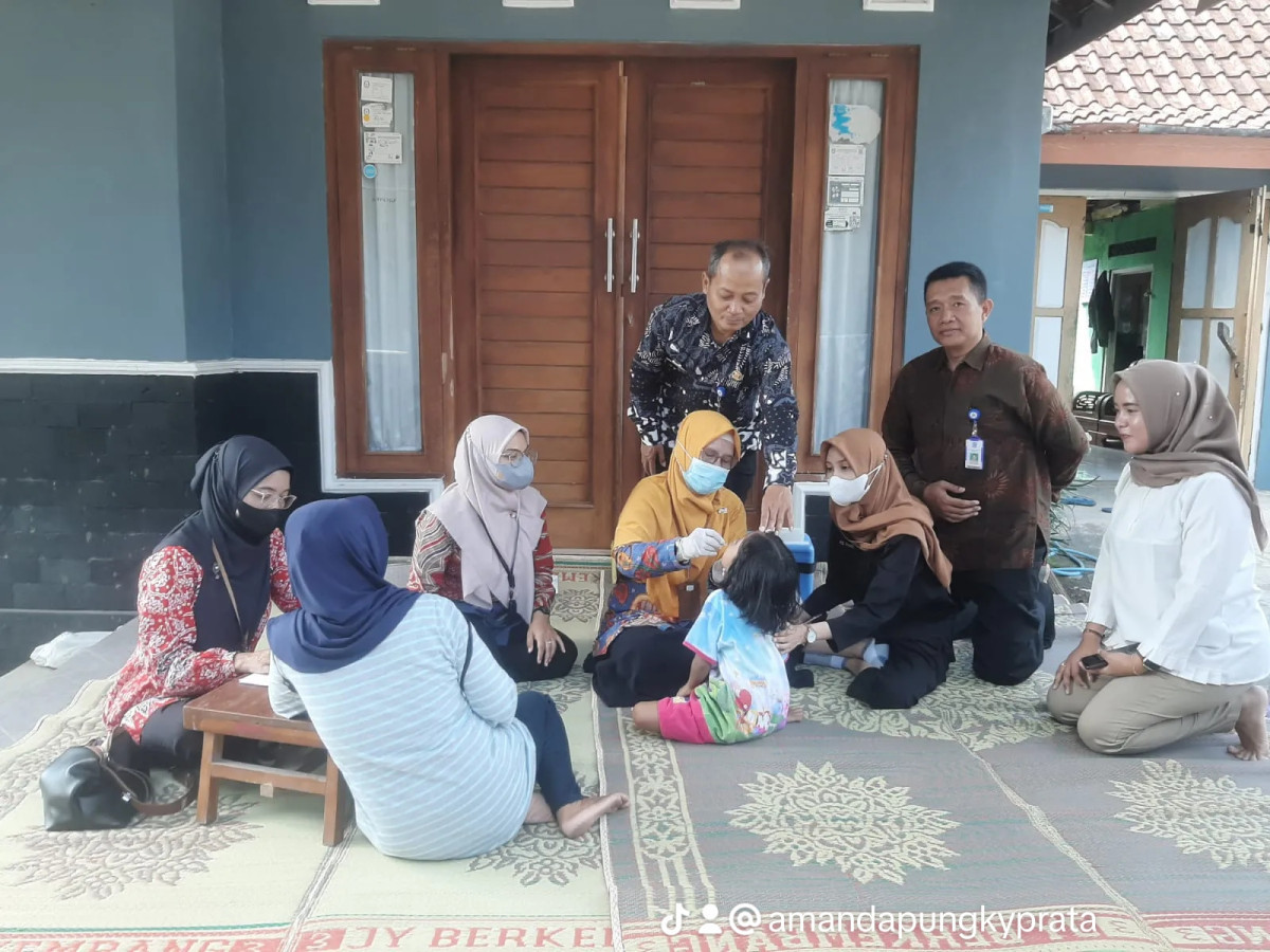 Posyandu dan Imunisasi Polio Serentak Pucangan