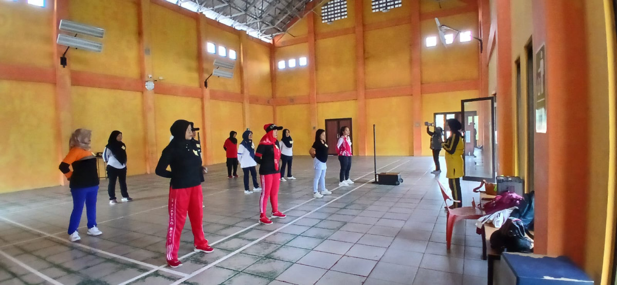 Latihan persiapan lomba senam