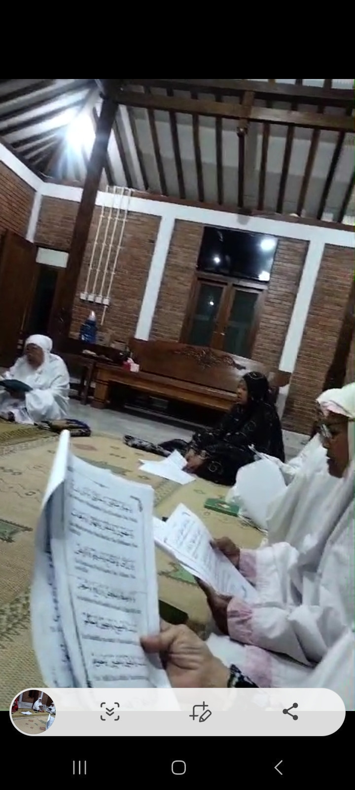 Yasinan warga rt 04 rw 28 pucangan