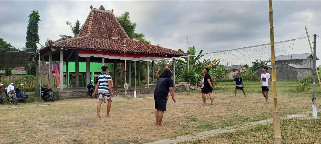 Latihan voli pemuda dusun Kwadungan
