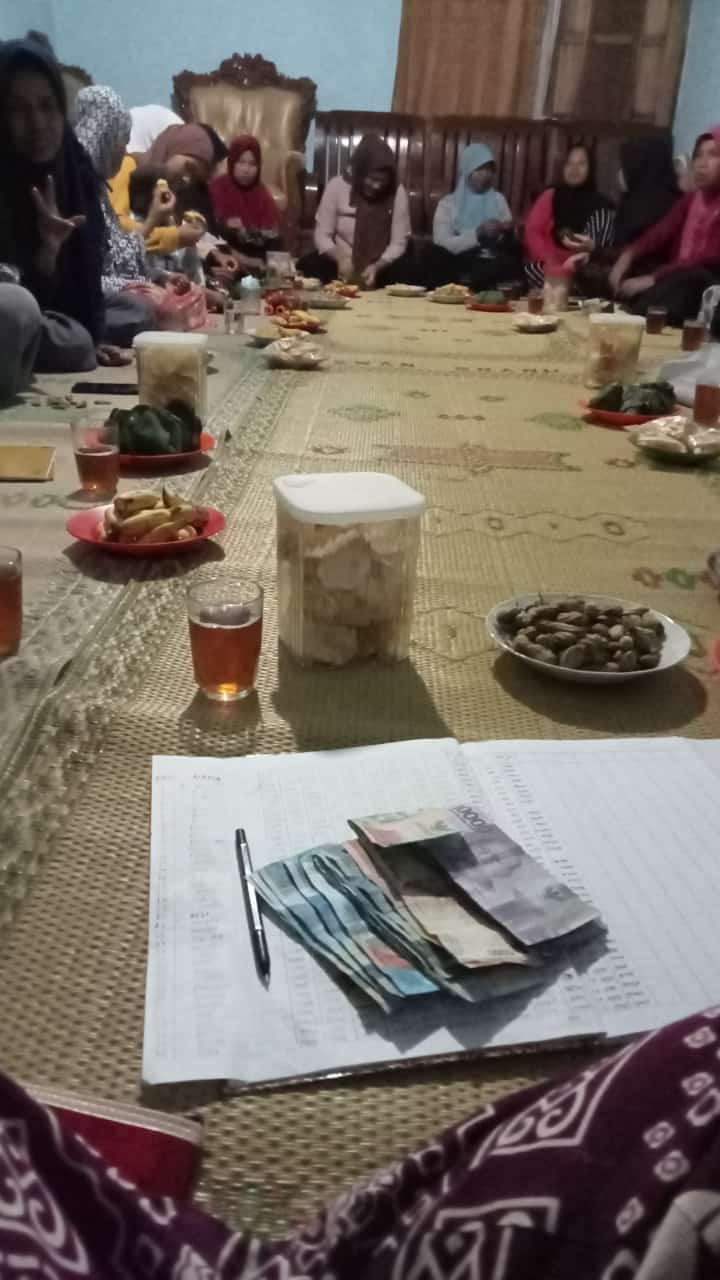 Arisan dasawisma rt 02 klancingan