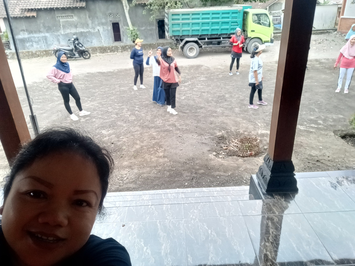 Senam rutin minggu pagi