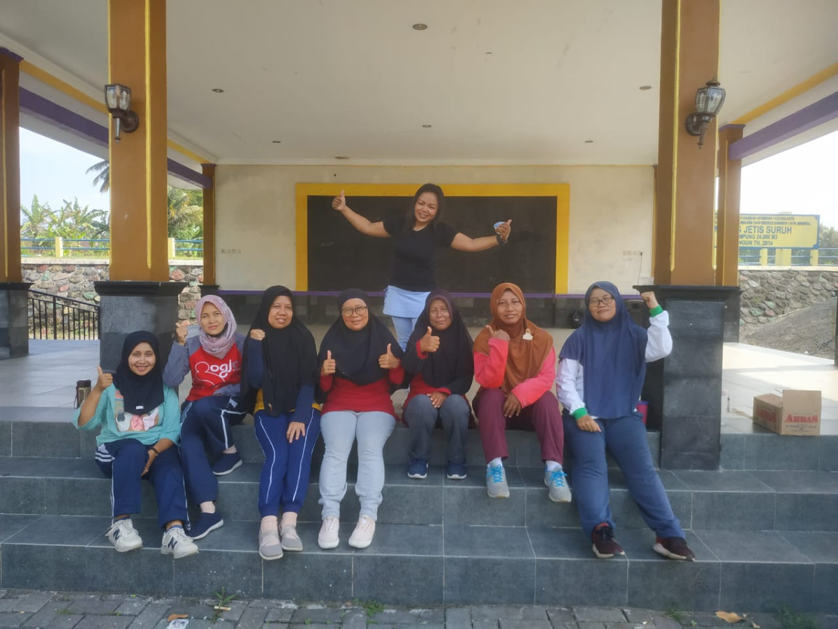 Senam pagi di embung Jetis suruh