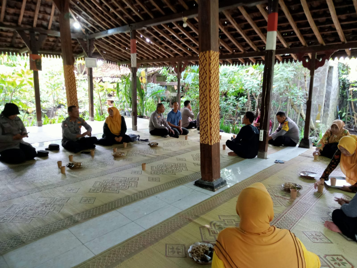 Pertemuan kwt ngalian dg Kapolsek ngemplak