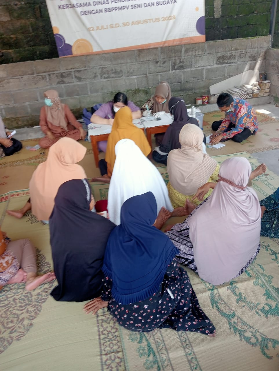 Arisan ibu ibu rt 07 Pucangan