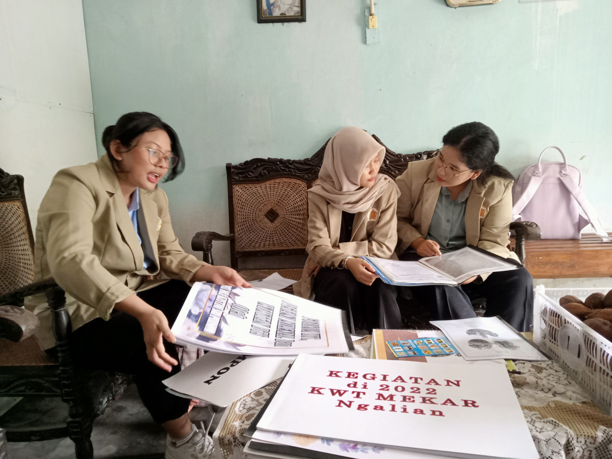 Koordinasi mahasiswa UGM di lwt ngalian