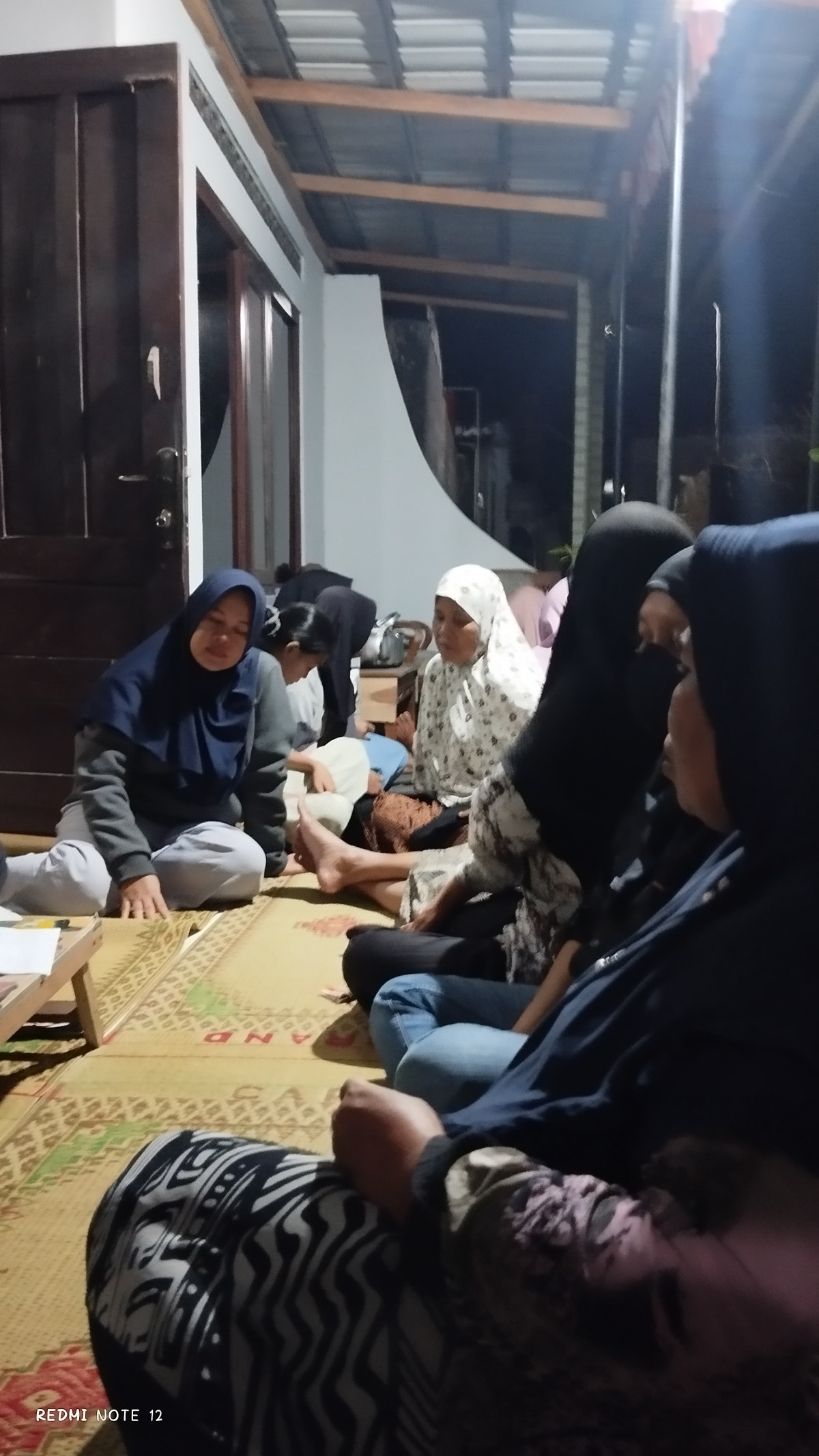 Pertemuan dasawisma rt 3 dusun jetis