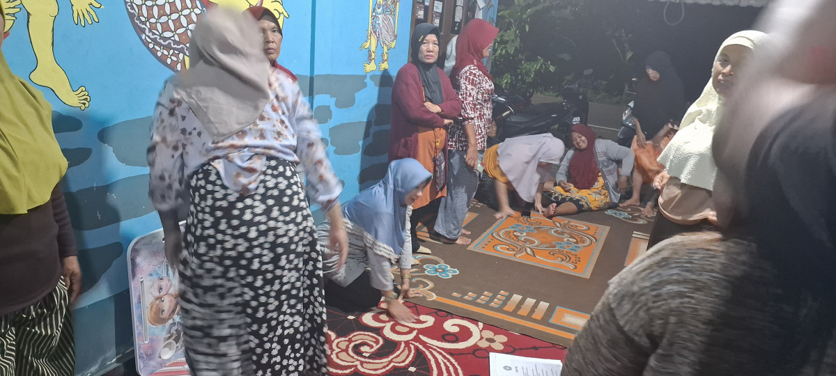 Pertemuan pkk padukuhan kemasan