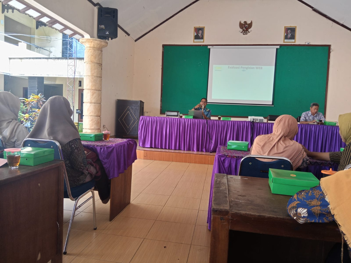 Kader wahana praja menghadiri pertemuan pokja kampung kb