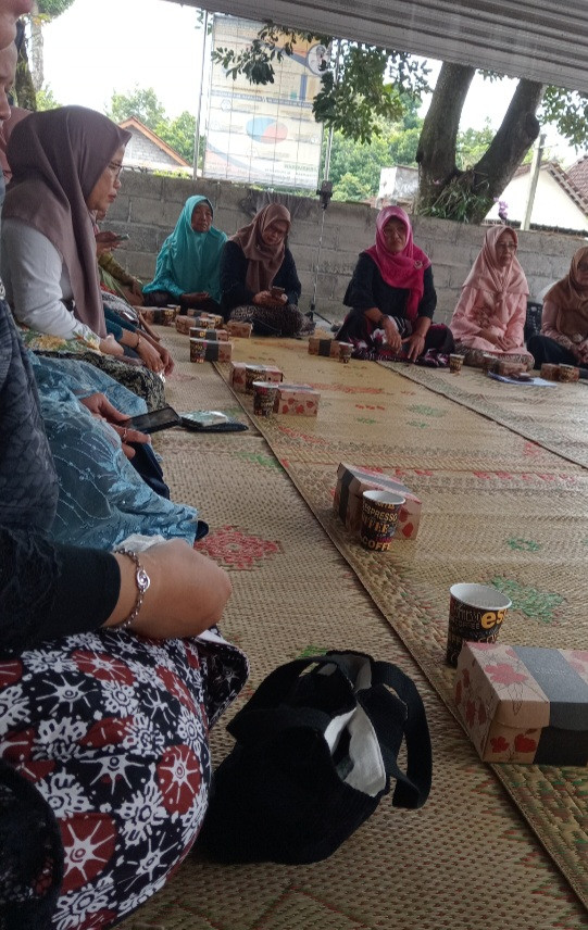 Pertemuan rutin PKK Makmur Pucangan