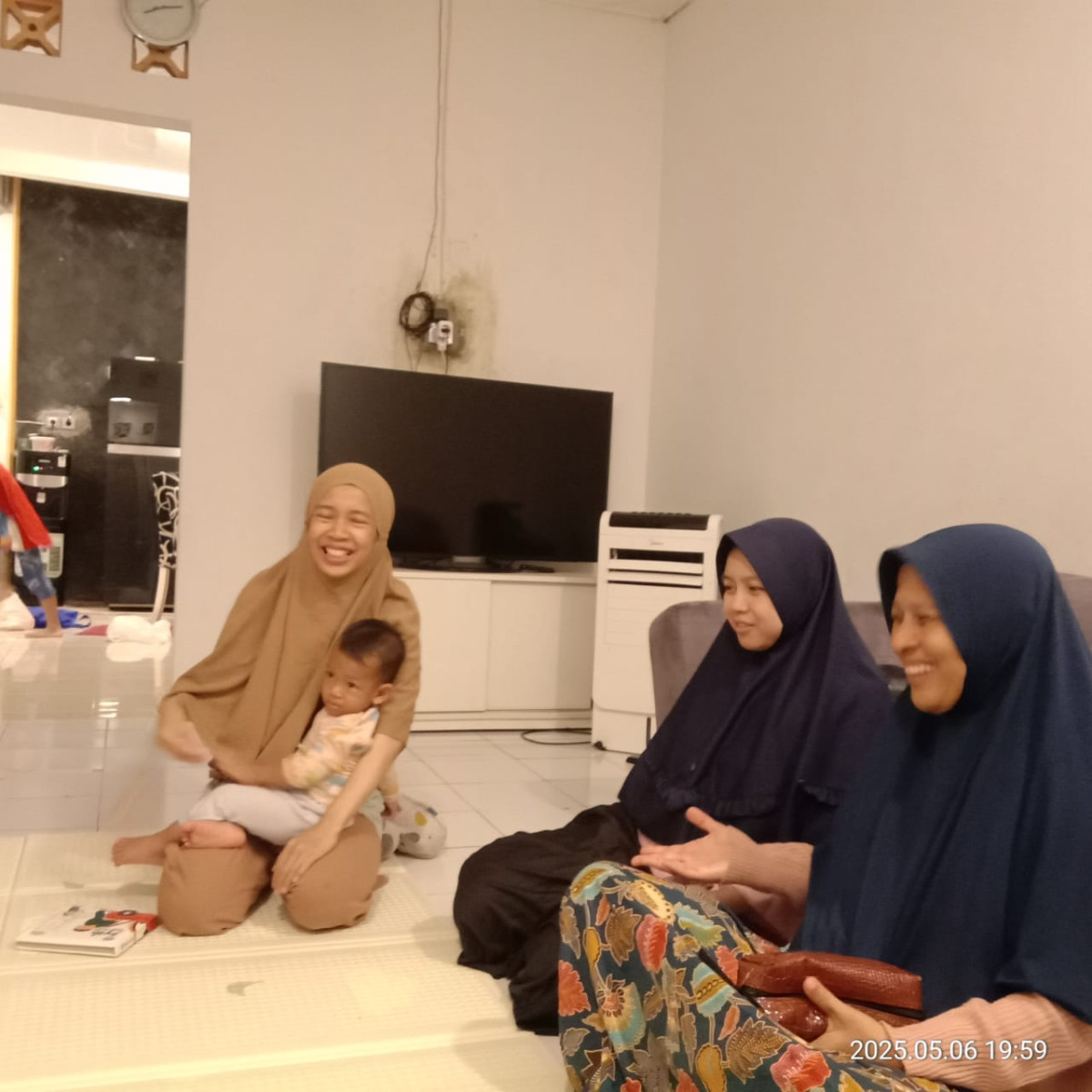 Meenjenguk orang sakit warga wahana praja