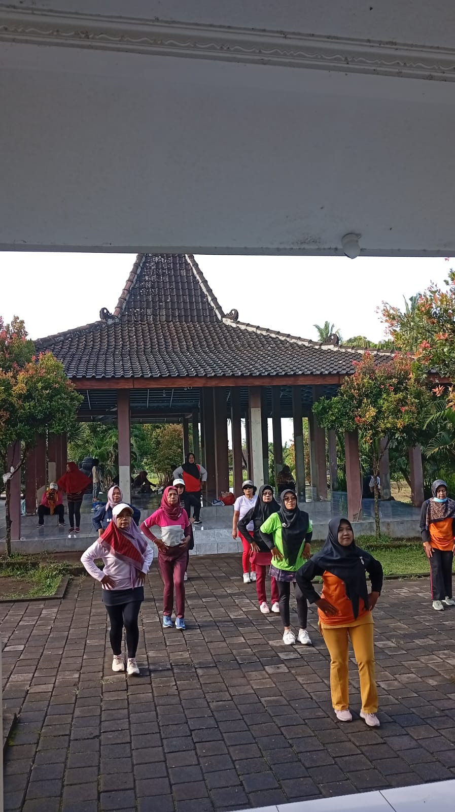 Senam ceria  (Ngalian )