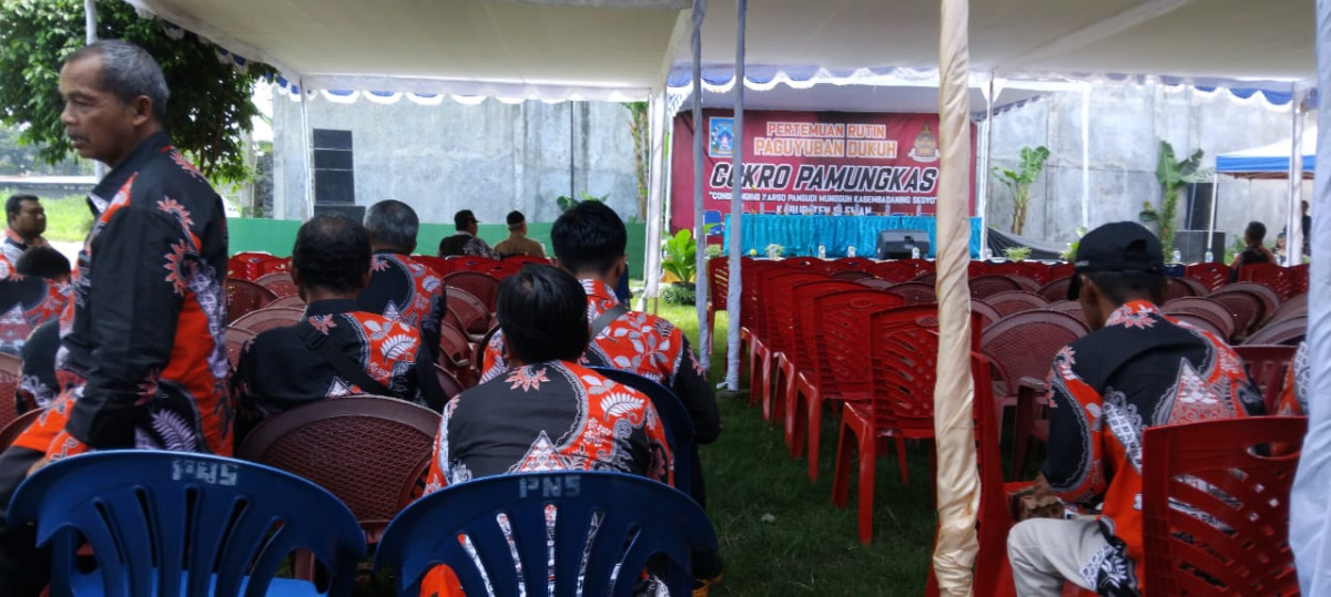 Pertemuan dukuh ( ngalian )