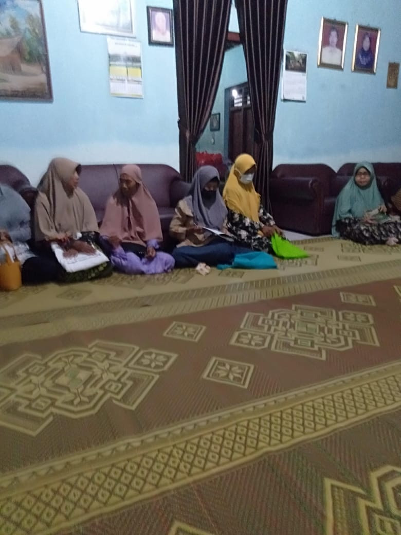 Yasinan malam Jumat dirumah BP Sunardi dusun Karanganyar