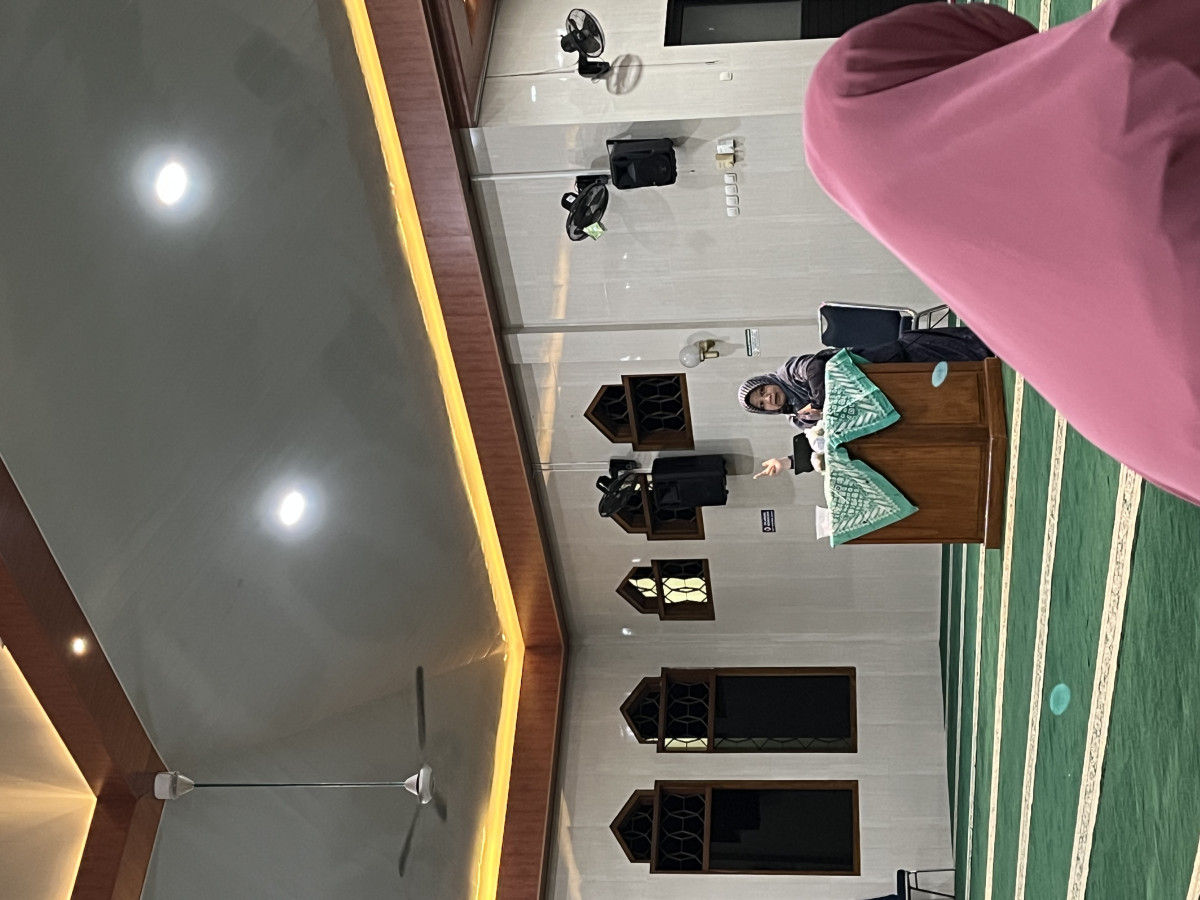 Pengajian rutin ibu-ibu dan remaja putri Pondok 1