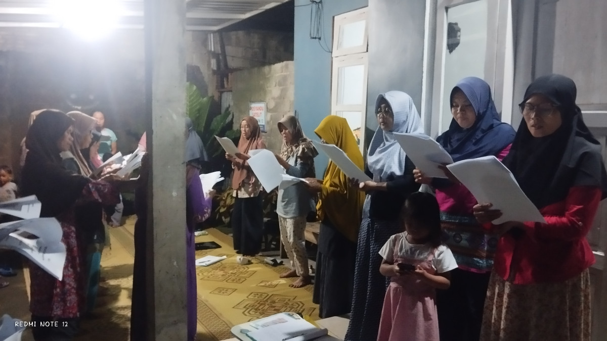 Pertemuan dasawisma rt 3 jetis