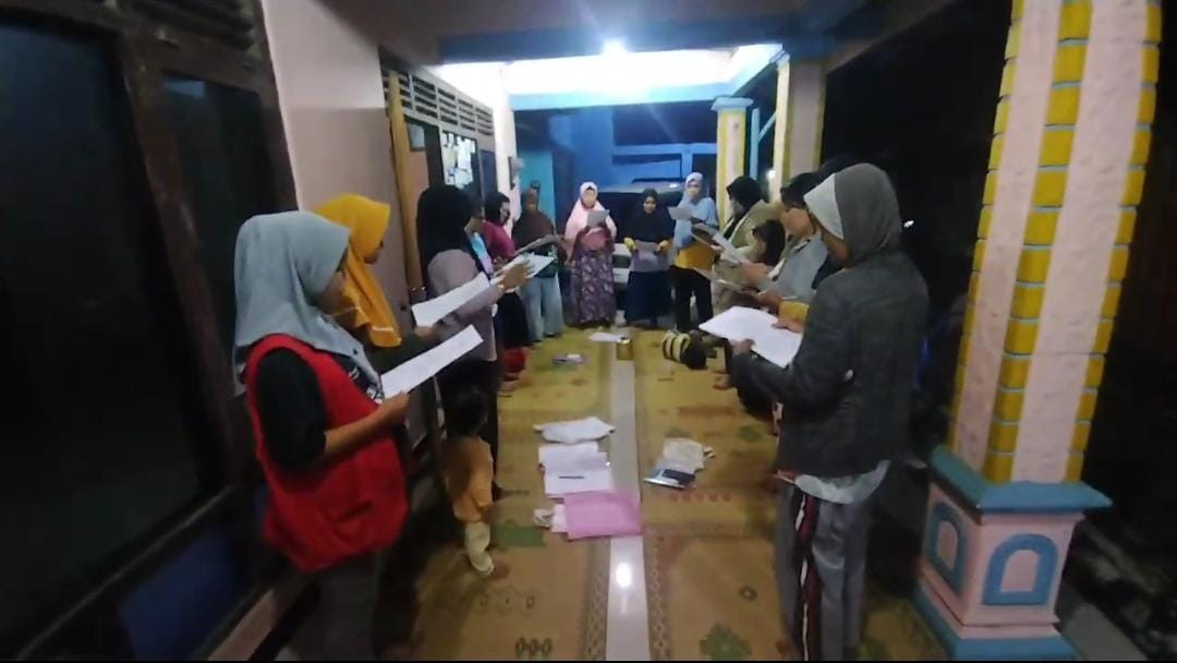 Pertemuan rutin dasawisma rt 2 jetis