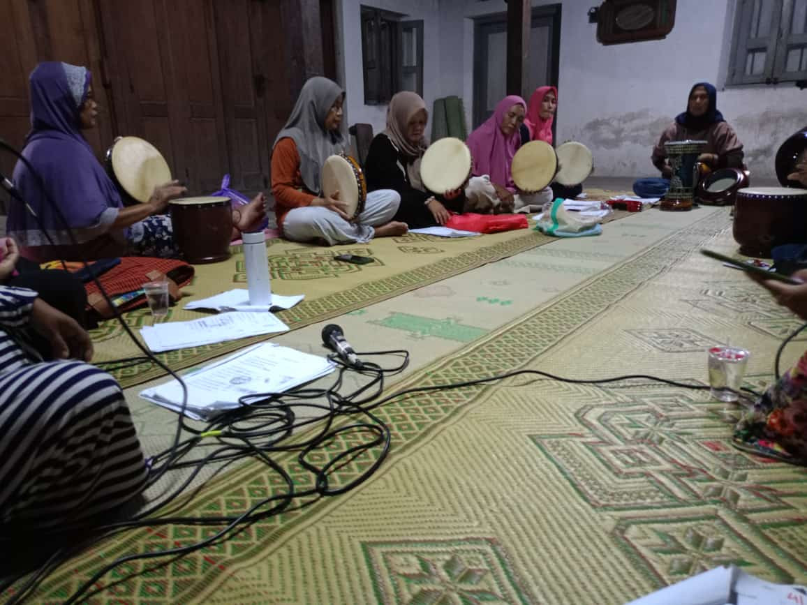 Latihan rutin hadroh Al Hasanah jetis