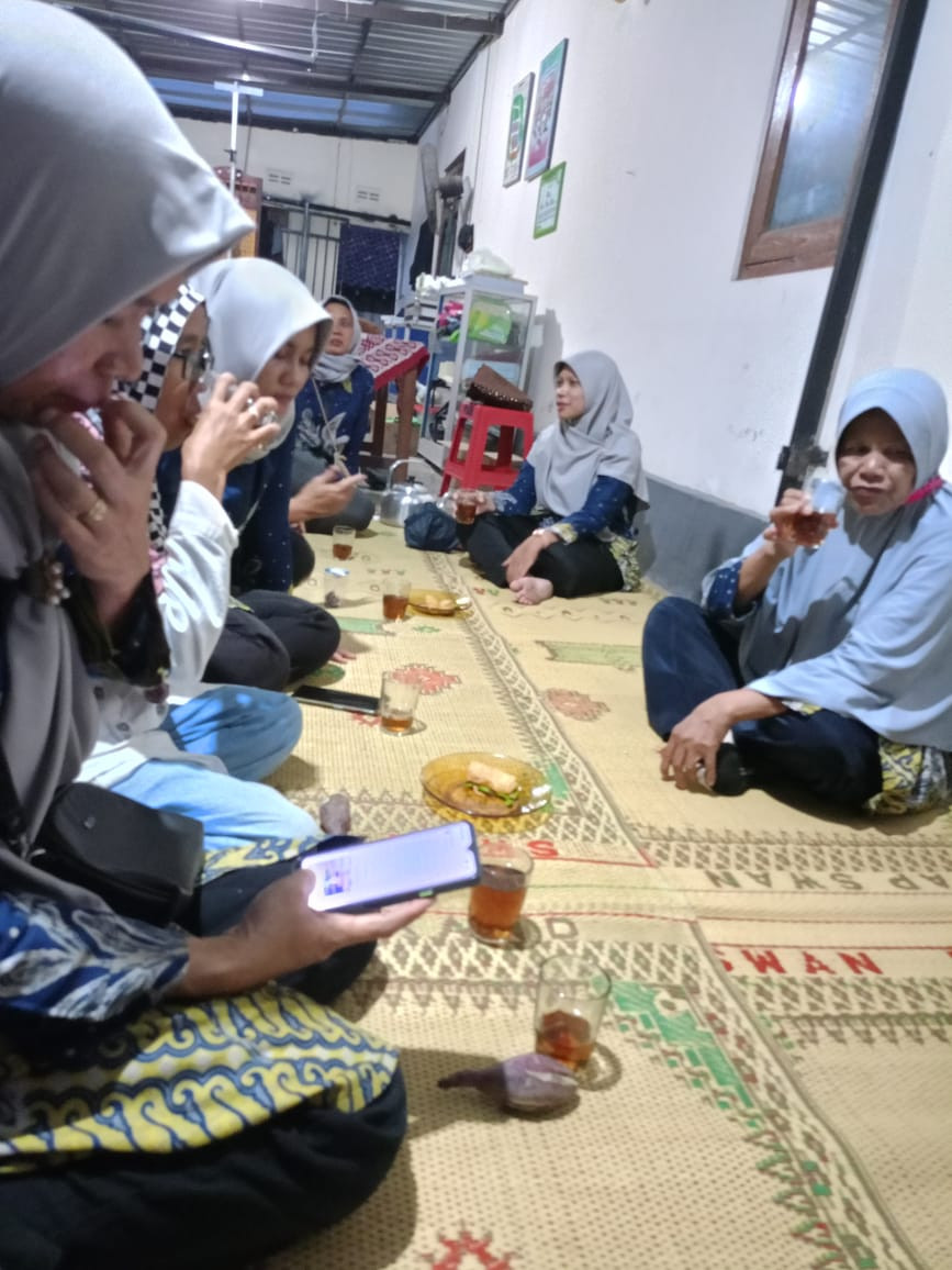 Pertemuan rutin kader lansia jetis