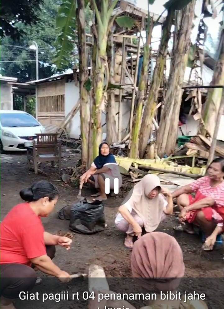 Kerja bakti RT 04 ( ngalian )