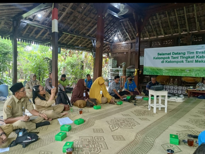 Evaluasi kelompok tani ( ngalian )