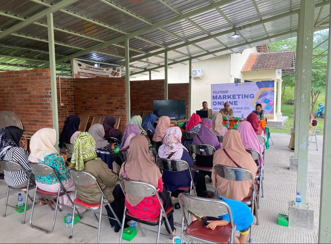 Kegiatan pelatihan marketing online ibu ibu jetis
