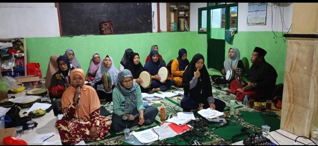 Latihan rutin hadroh Al Hasanah jetis