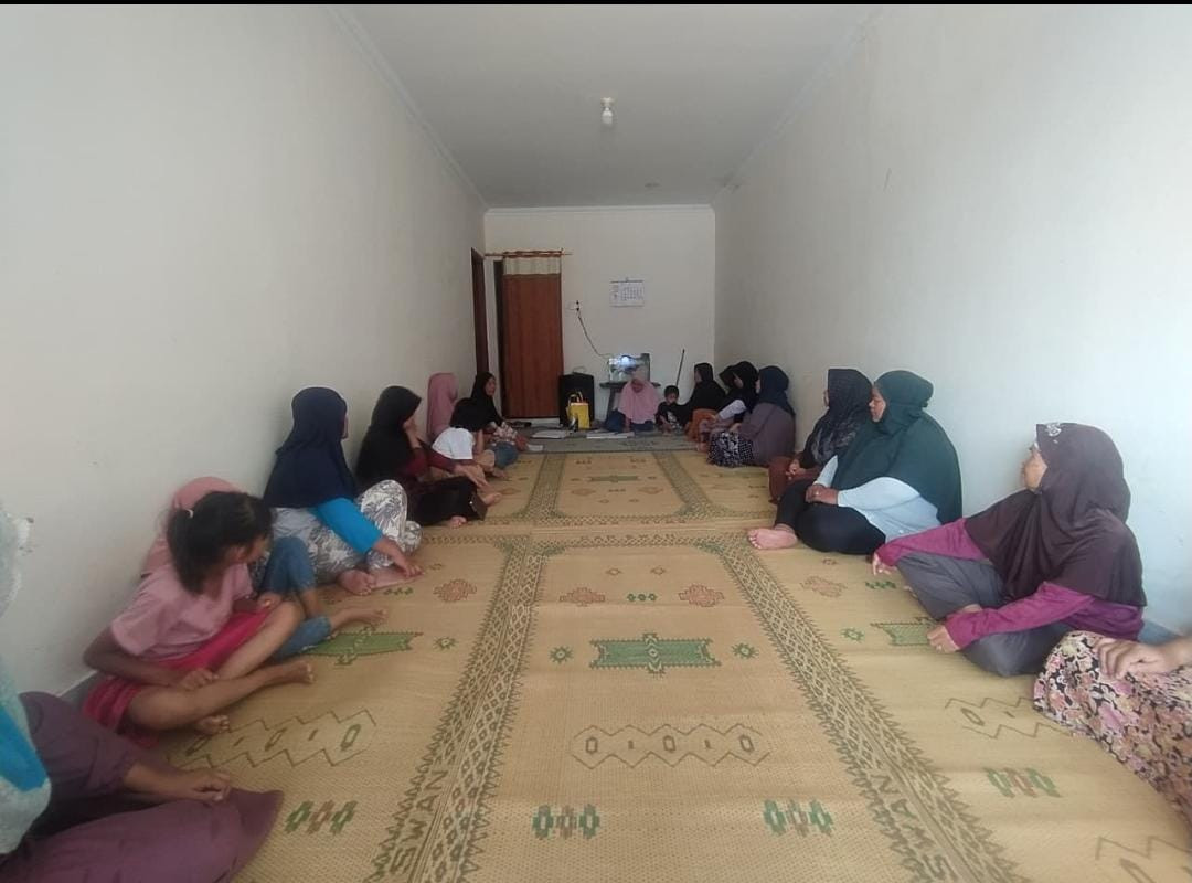 Pertemuan rutin dasawisma RT 1 jetis