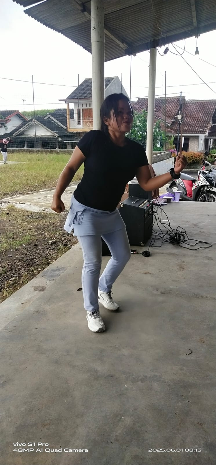 Senam pagi ( ngalian )