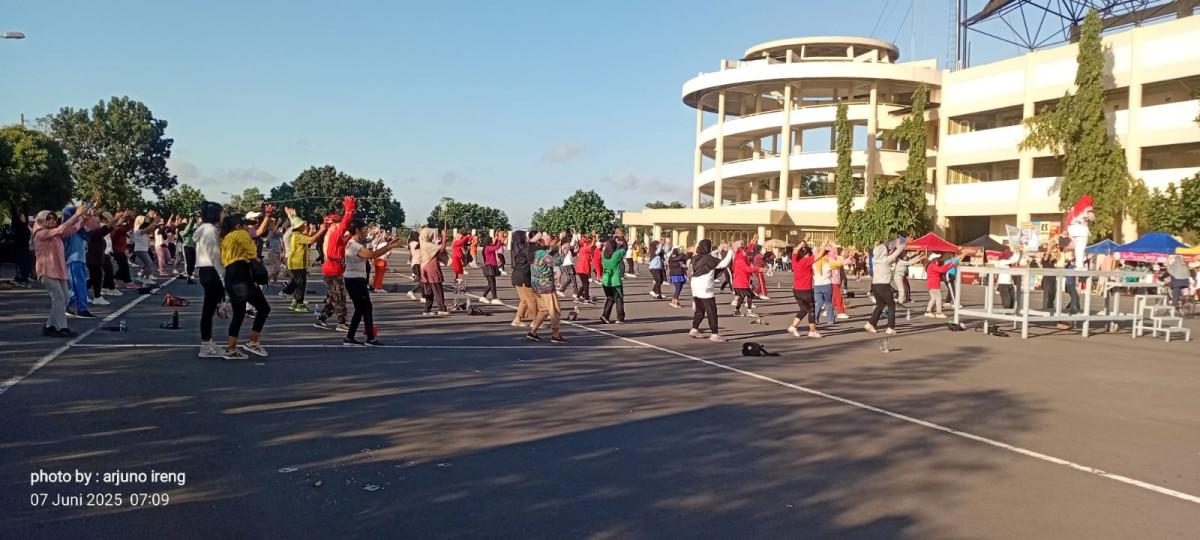 Instruktur senan di Stadion Maguwoharjo (Dalem)
