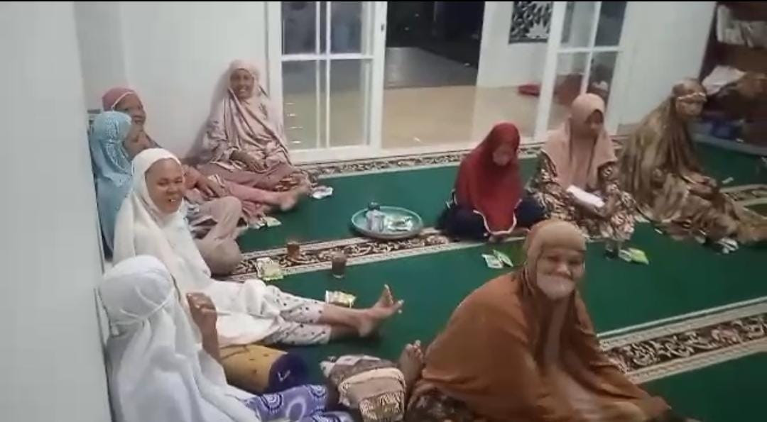 Kajian rutin ba'da subuh mushola Al kami jetis