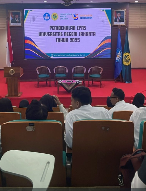 Mengantar anak pembekalan CPNS ( ngalian )