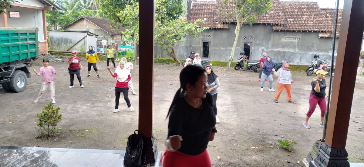 Senam pagi ( titik )