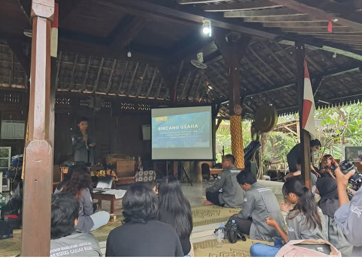 Kegiatan kandang kebo ( ngalian )