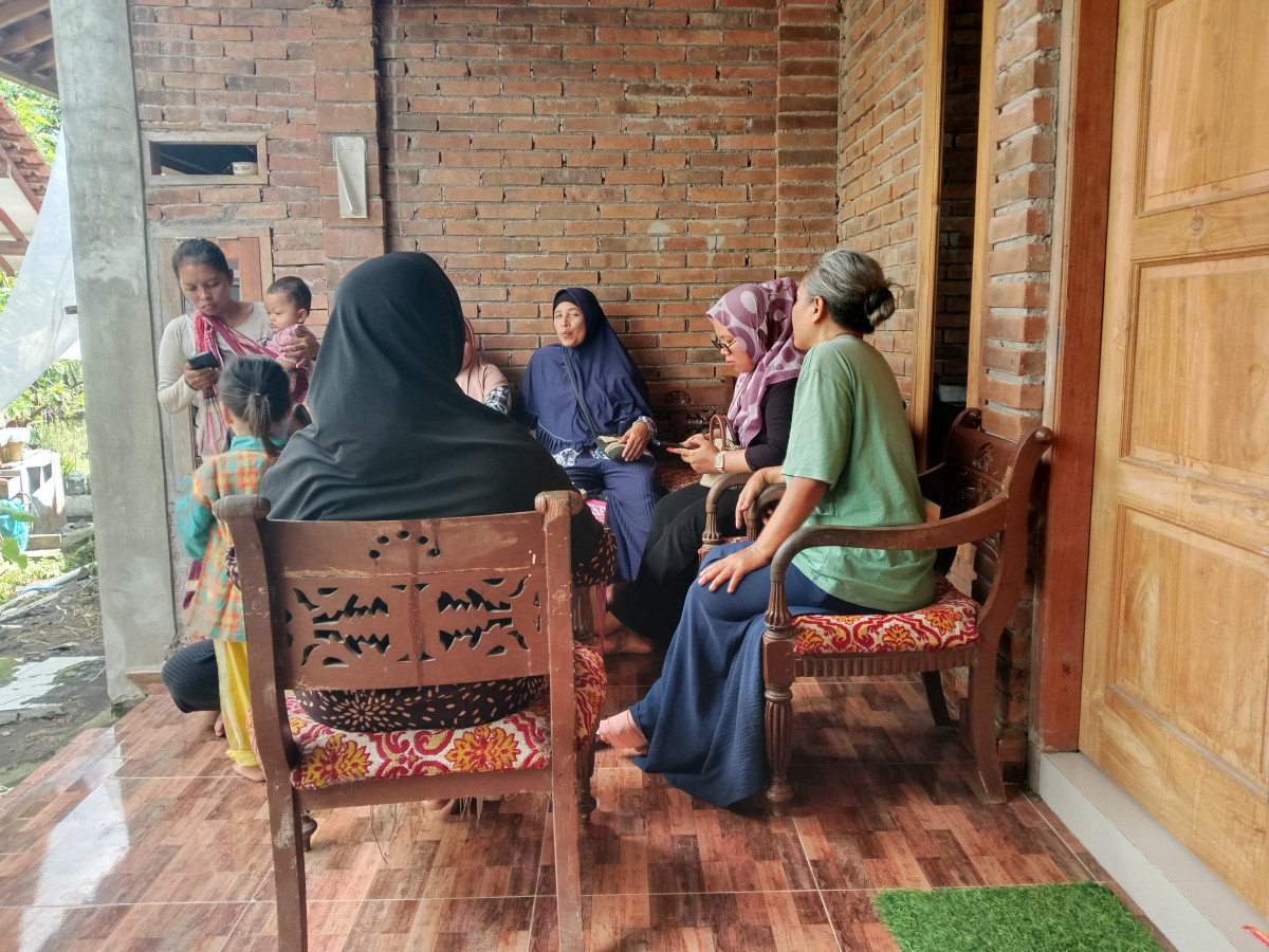 Menjenguk orang sakit dipadukuhan kemasan