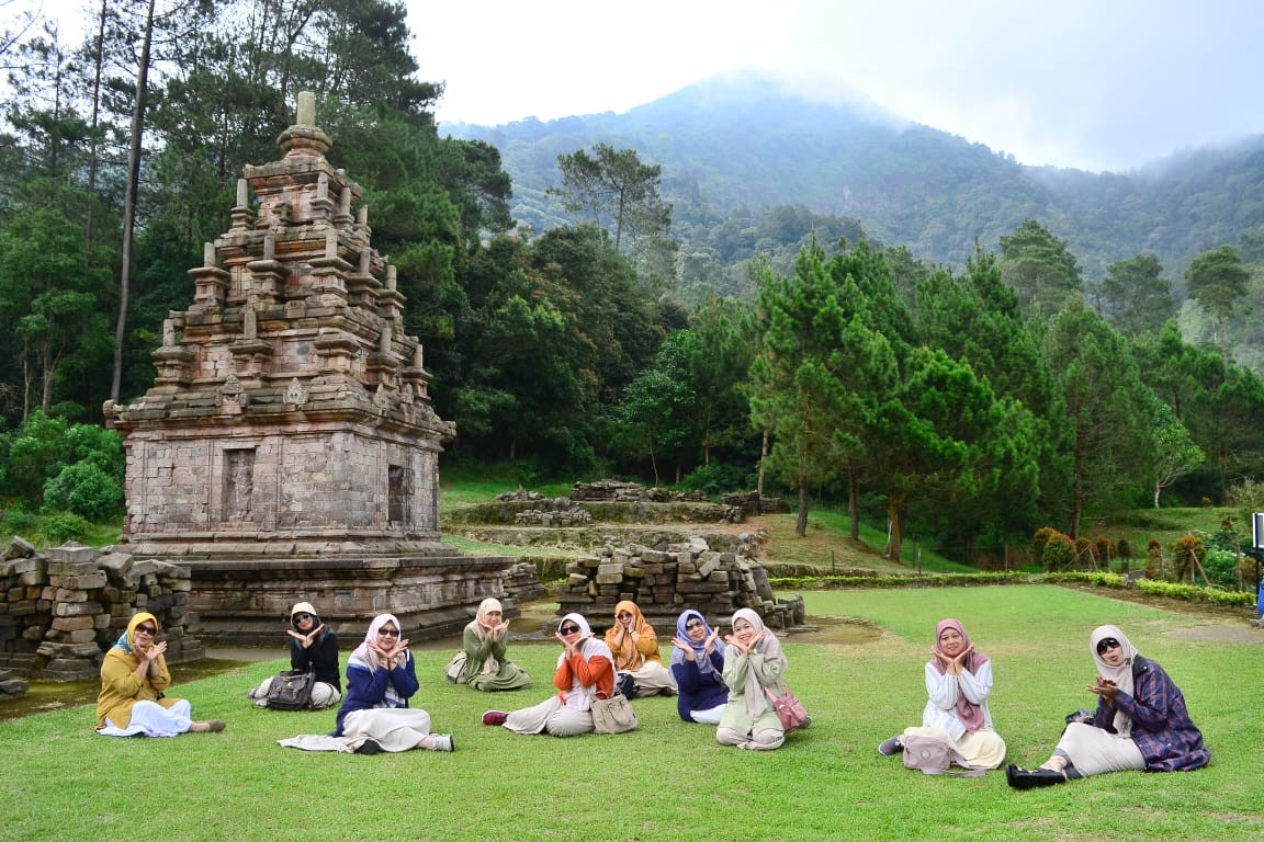 Piknik reuni ( ngalian )