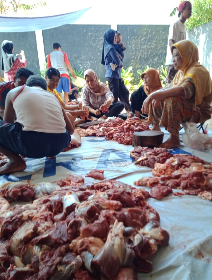 Pemotongan hewan kurban Pucangan