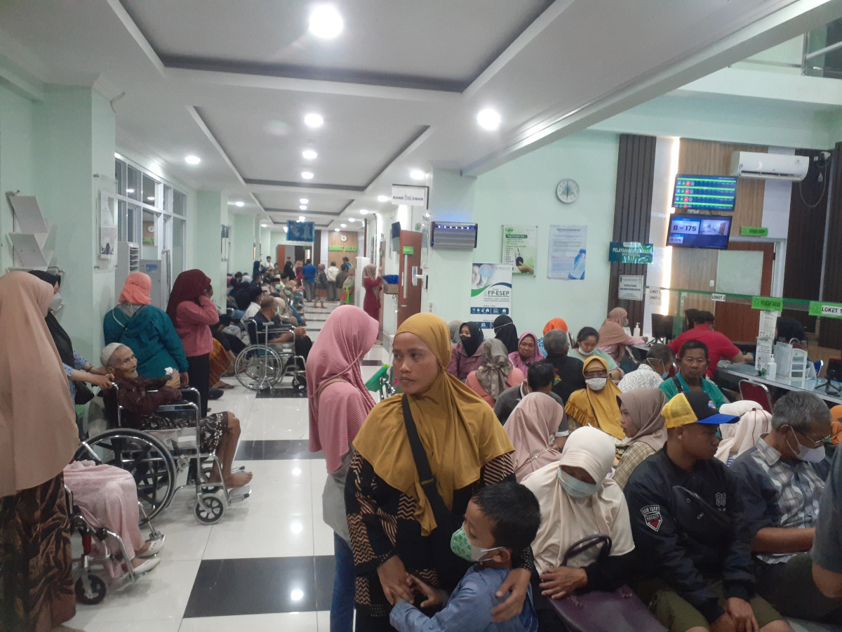 Mengantar Lansia kontrol rutin