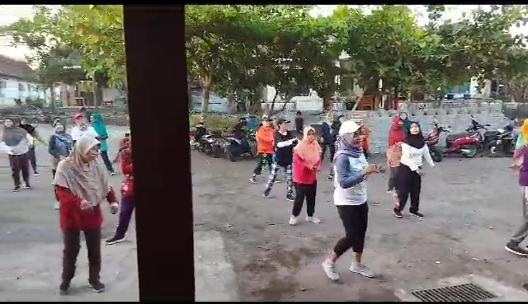 Senam rutin ibu ibu jetis