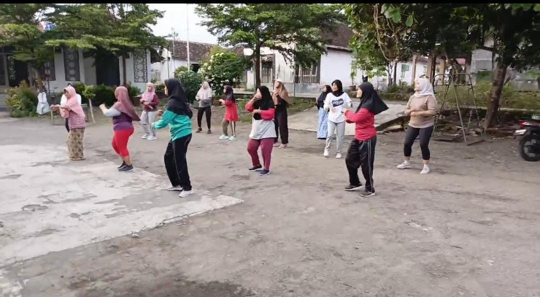 Senam bersama ibu ibu jetis