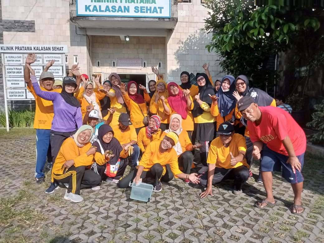 Instruktur senam di klinik Pratama Kalasan Sehat(Dalem)