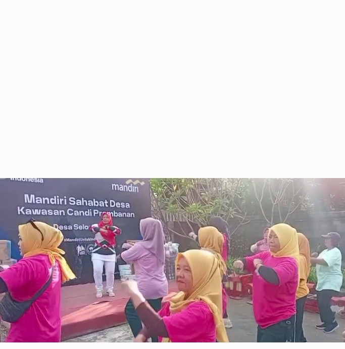 Instruktur senam Mandiri Sahabat Desa di Sambirejo Kalasan(Dalem)