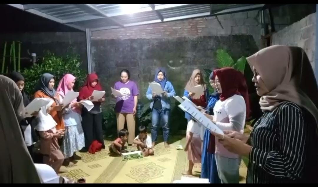 Pertemuan dasawisma rt 3 jetis